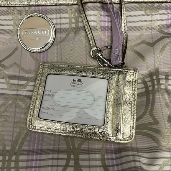 Coach Poppy Tote Bag comes with card holder - Picture 12 of 14